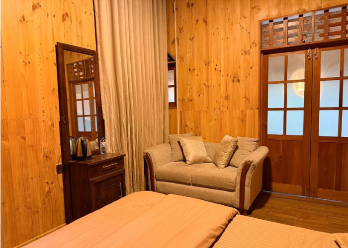 Deluxe Room 4